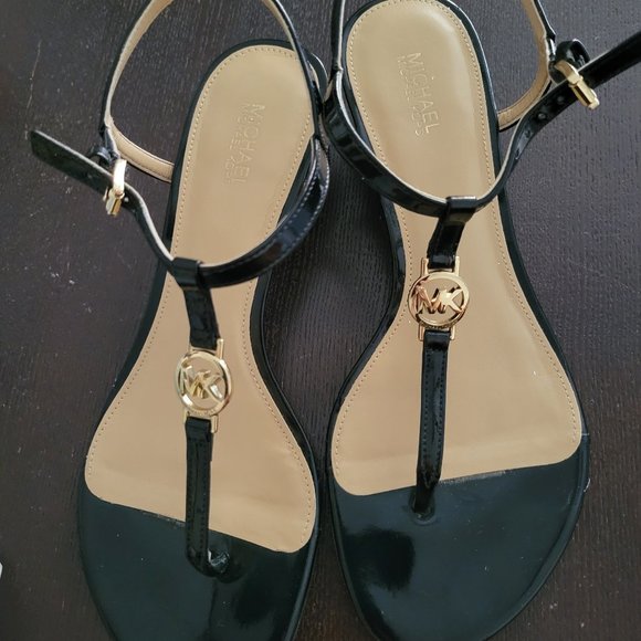 Michael Kors Black / Gold logo Sandals. - Picture 1 of 6